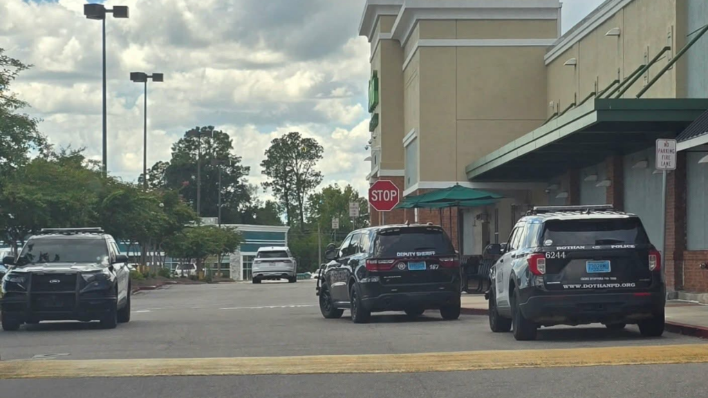 Naked Woman Reported Inside Dothan Publix